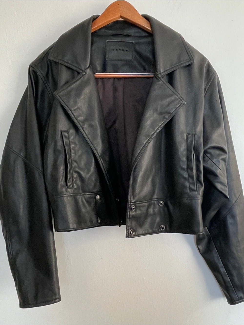 Classic Black Faux Leather Cropped Jacket - Women